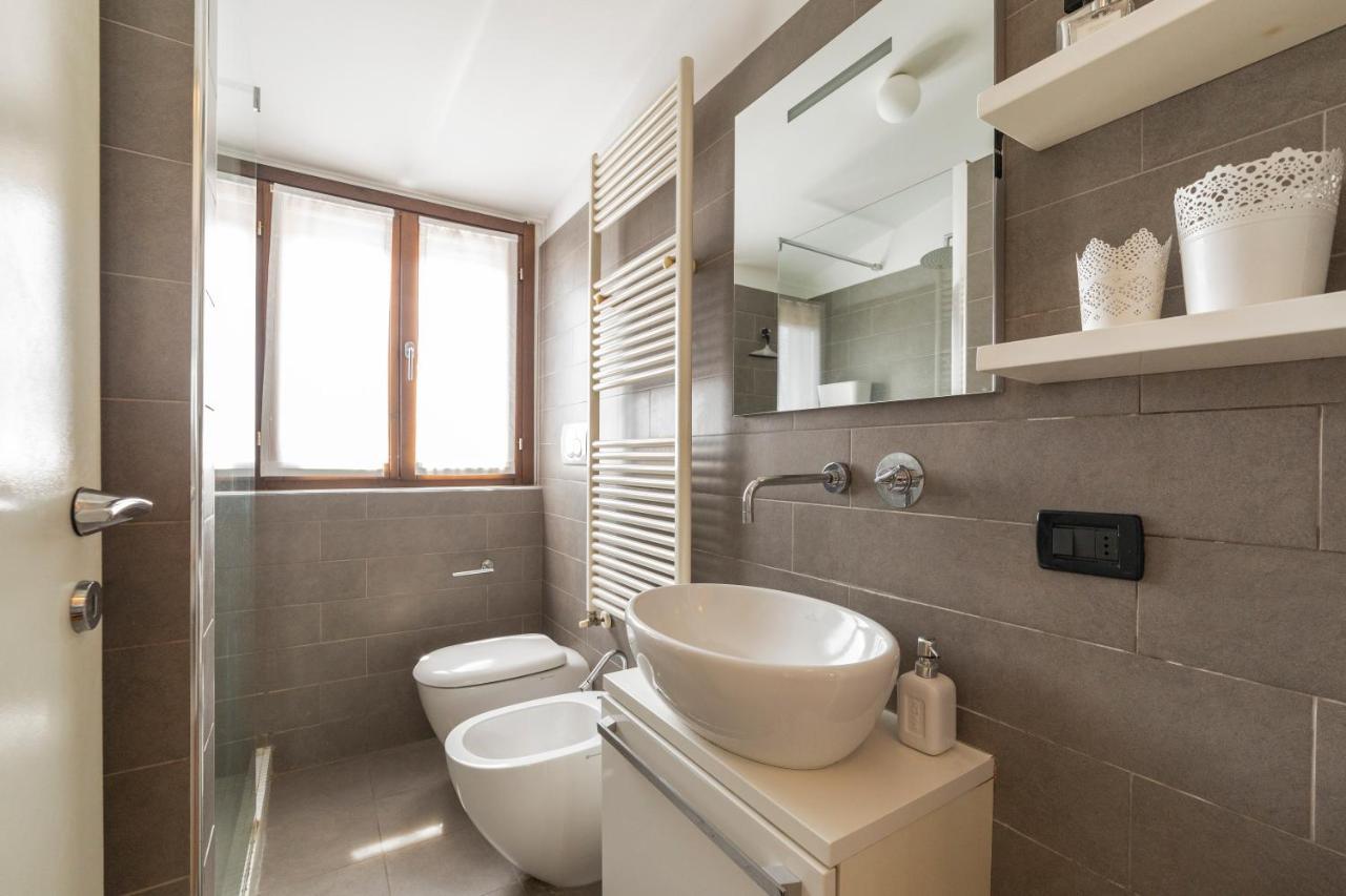Porta Genova Balcony Apartment Milan Luaran gambar