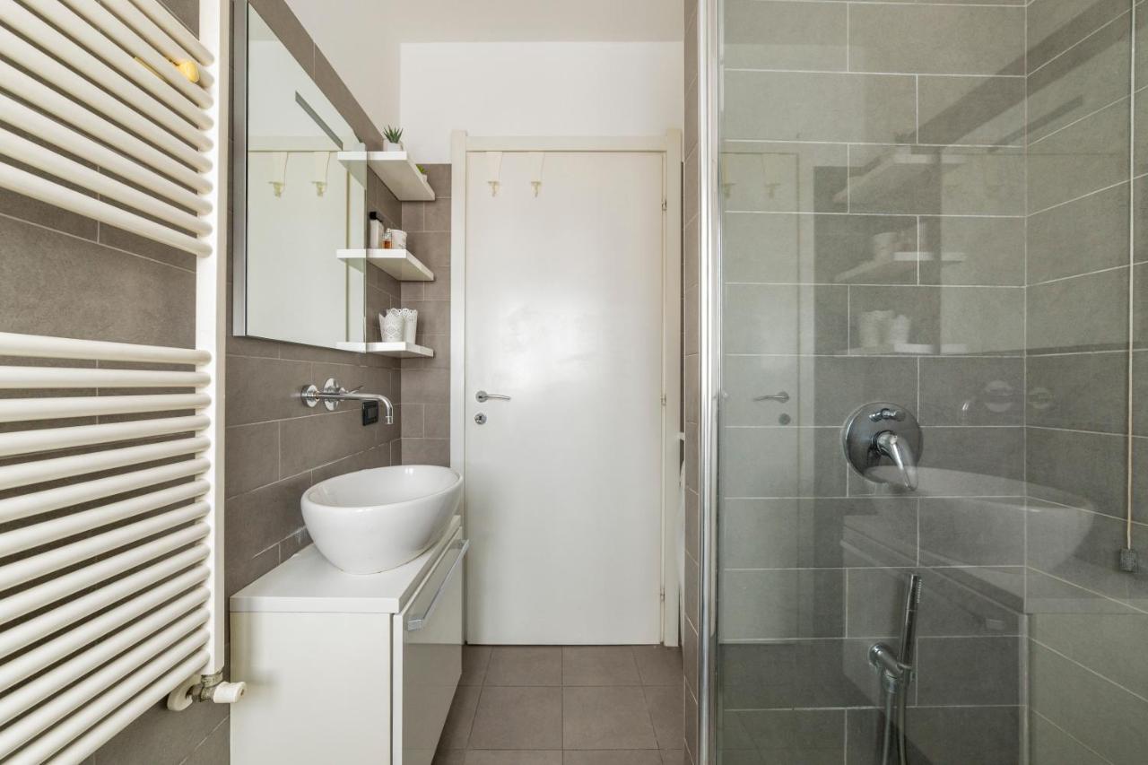 Porta Genova Balcony Apartment Milan Luaran gambar